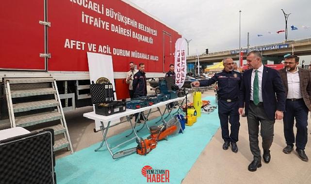 Kocaeli Büyükşehir Belediye Başkanı Doç.Dr.Tahir Büyükakın, 96 yeni itfaiye işçisi