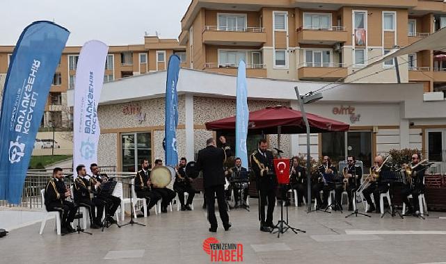 Büyükşehir Belediyesi Bando Ekibi, Kullar Meskenimiz Sitesi sakinlerine Ramazan ayının