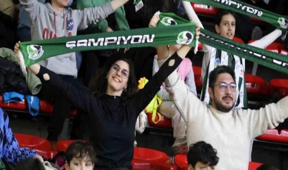 Sakarya Büyükşehir Basketbol, 21 Mart'ta Uşak'la Play-Off rövanşını oynayacak.