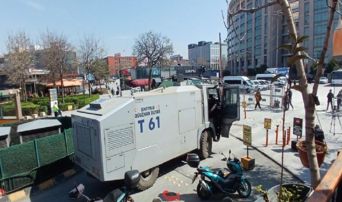 Yolsuzluk ve terör suçlamasıyla gözaltına alınan İstanbul Büyükşehir Belediye Başkanı