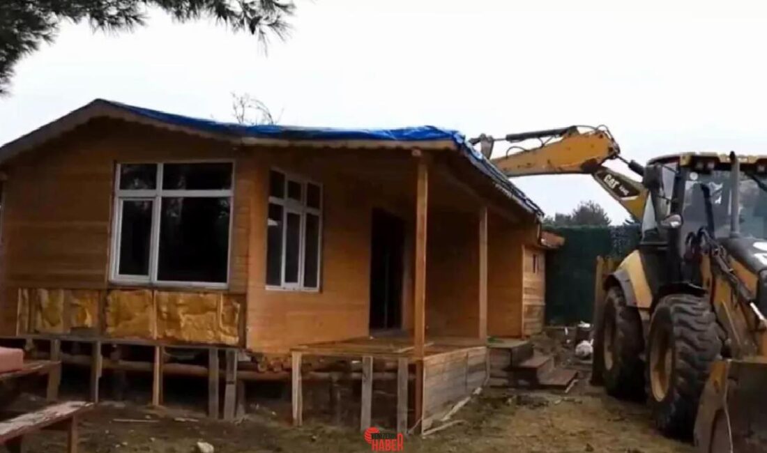 Çanakkale'de kaçak yapılaşma uğraşı kapsamında toplam 12 kaçak yapının yıkımı