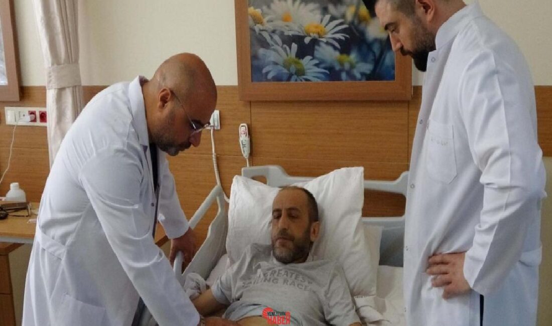 Biga ilçesinde böbrek yetmezliği hastası, babasından nakledilen böbrekle sıhhatine kavuştu.