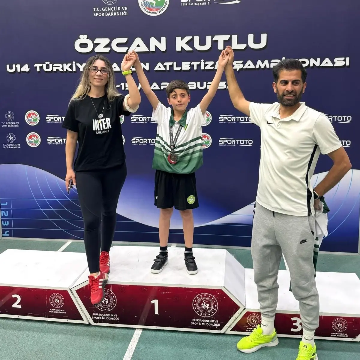 Manisa BBSK Atletizm grubundan Cengiz Ebubekir Karayılan, Bursa'da düzenlenen Özcan