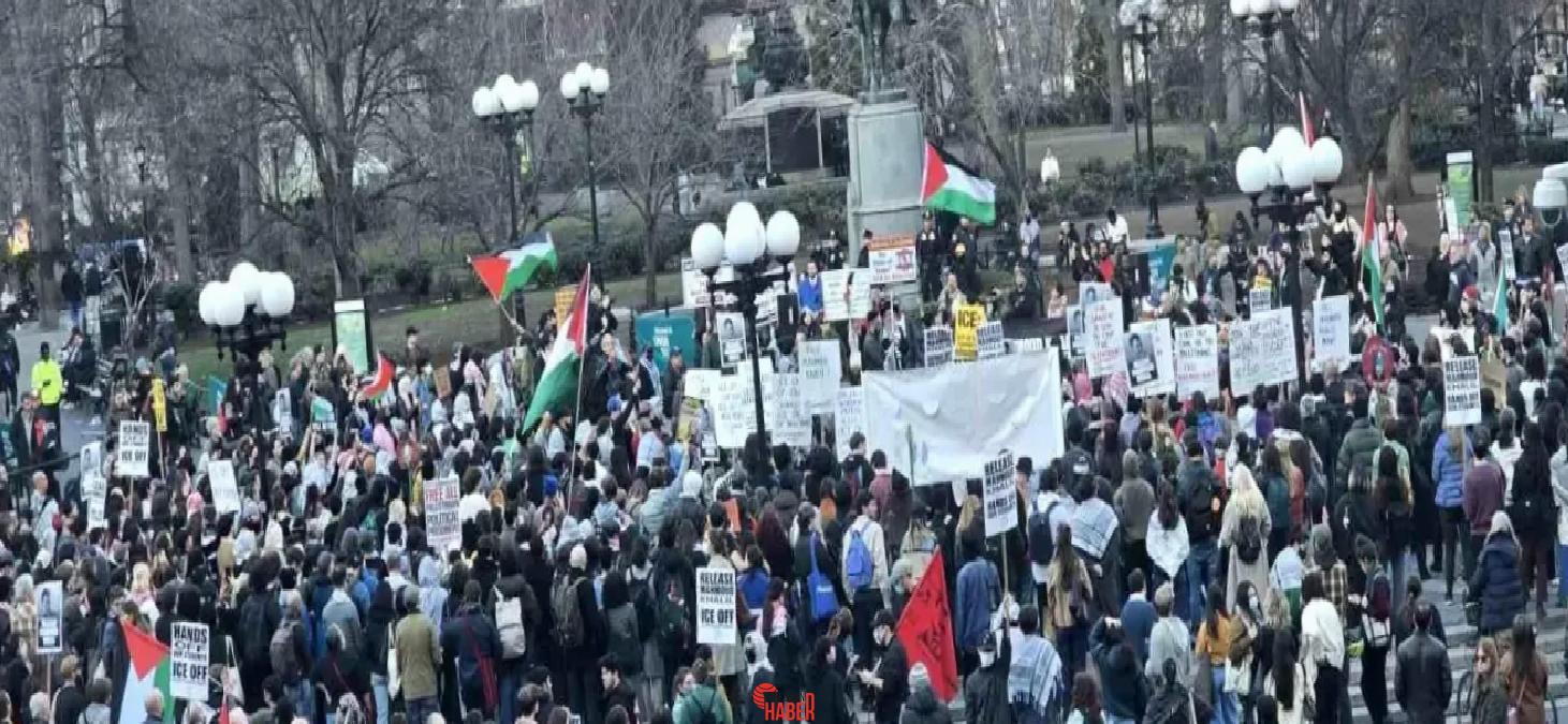 Mahmoud Khalil'in gözaltına alınmasına karşı binlerce öğrenci New York'ta protesto