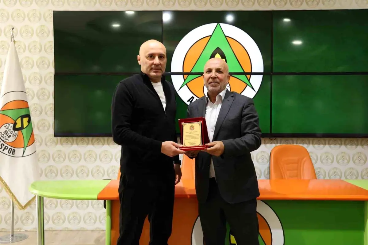 Corendon Alanyaspor, üst üste yenilgiler sonrası Teknik Yönetici Sami Uğurlu