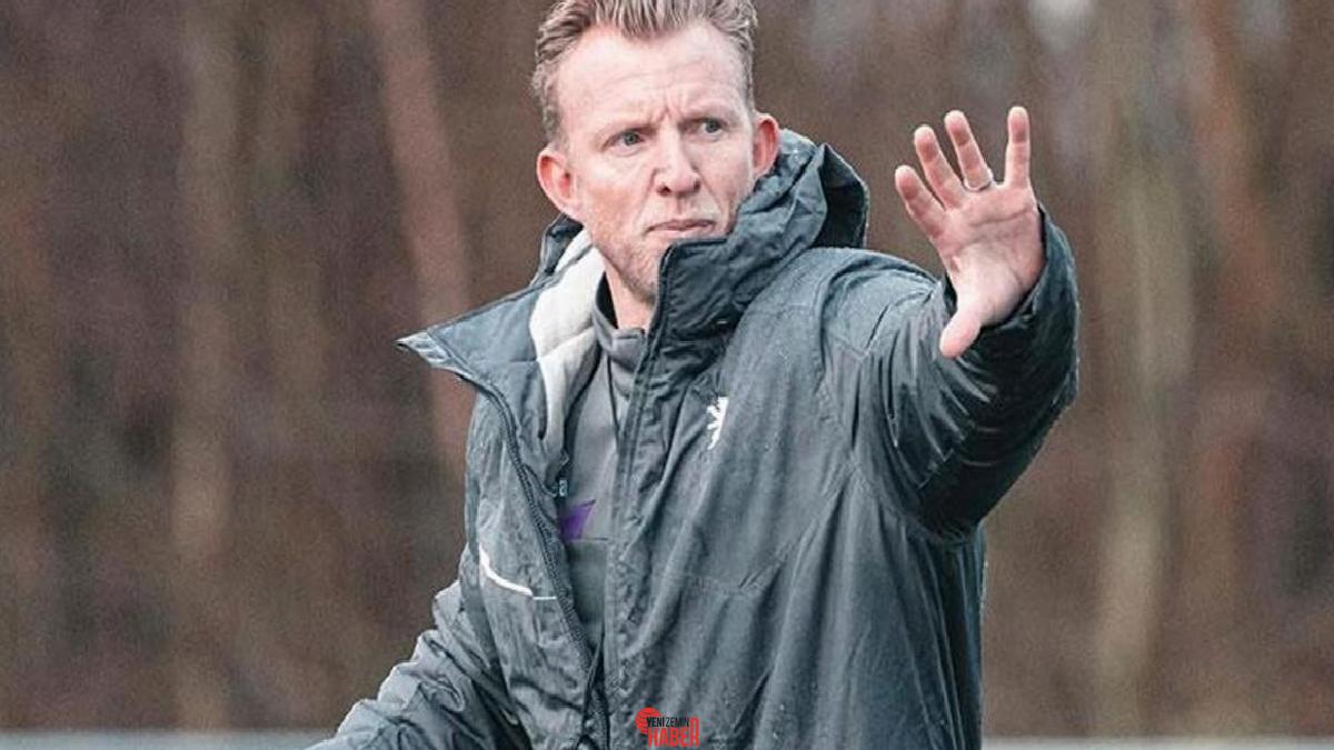 Fenerbahçe'nin eski futbolcusu Dirk Kuyt'ın çalıştırdığı Belçika takımı Beerschot'un ligden