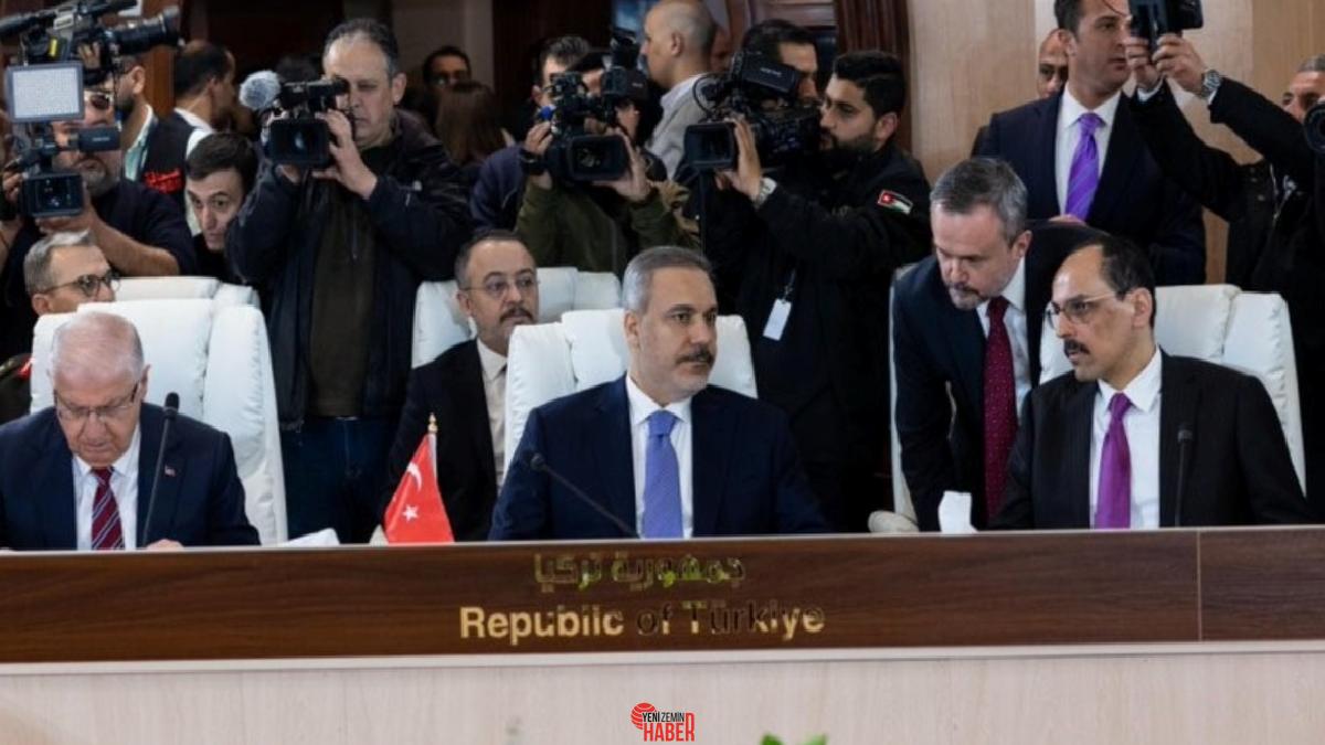 Lübnan'da gerçekleştirilen Beşli Güvenlik Zirvesi'ne katılan, Dışişleri Bakanı Hakan Fidan,