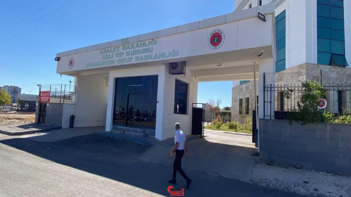Bir apartmanda vazifeli olan Abdurrezzak Memiş, asansör boşluğuna düşerek hayatını