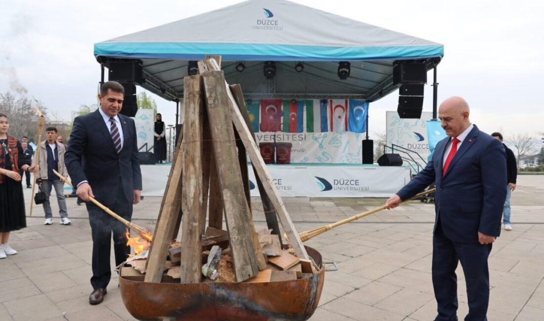 15 Temmuz Demokrasi Meydanı’nda düzenlenen programa; Düzce Valisi Selçuk Aslan,