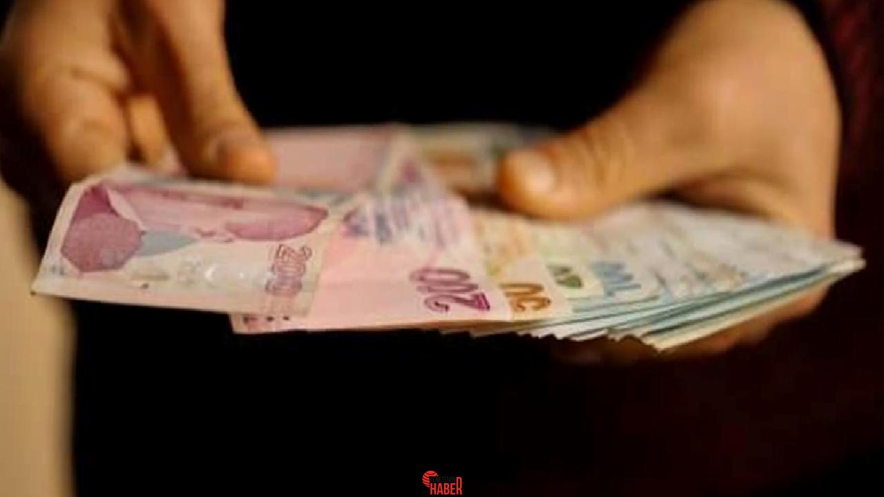 Emekli bayram ikramiyesinin yükseltilmesine yönelik düzenlemeyi de içeren kanun teklifi,