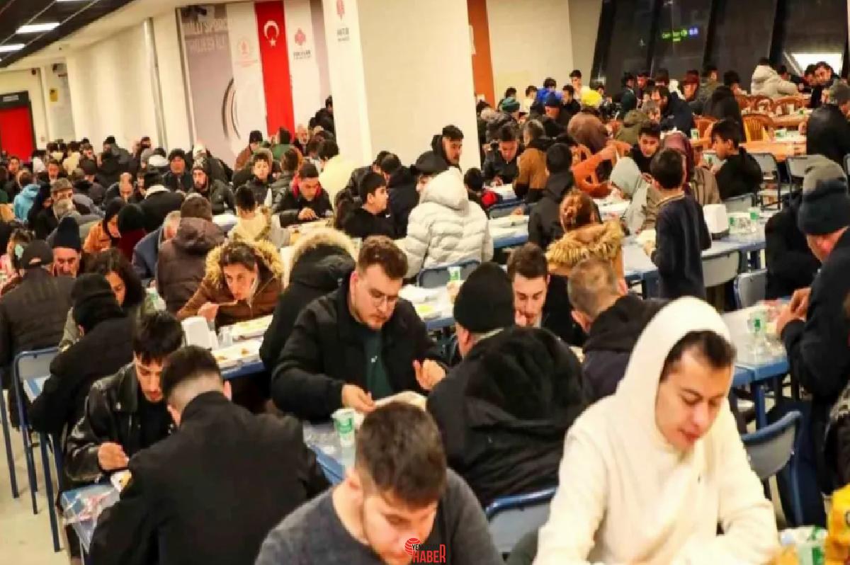 Terzi Sofrası'nda her gün 700 kişi iftar yapacak. Vali Aydoğdu