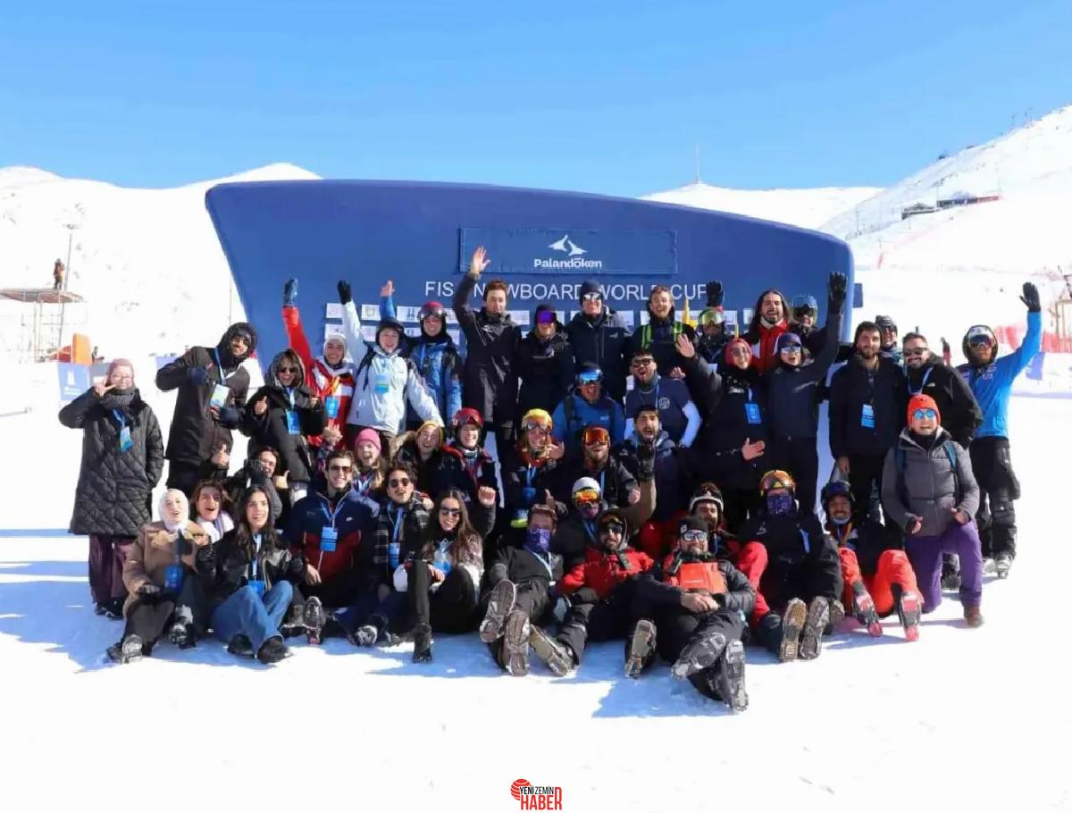 Erzurum'un Palandöken ve Konaklı Kayak Merkezleri'nde düzenlenen FIS Dünya Snowboard