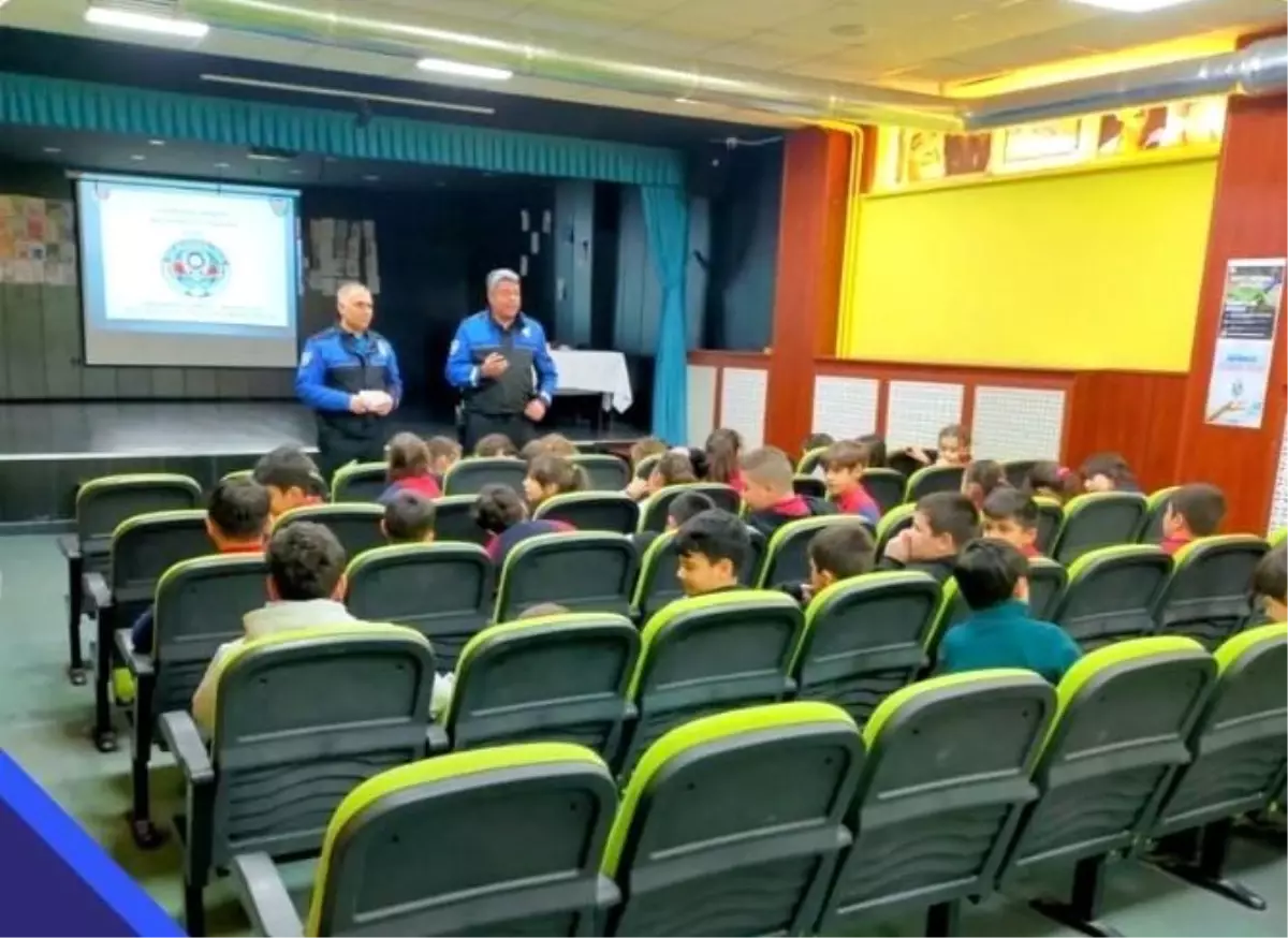 Eskişehir'de polislik meslek tanıtımı ve güvenlik önlemleri eğitimi verildi.
