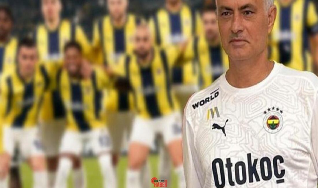 Süper Lig'de şampiyonluk yarışında mücadele veren Fenerbahçe, önümüzdeki sezonun kadrosunu