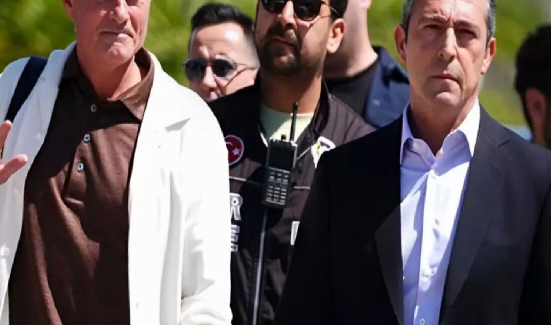 Fenerbahçe, Jose Mourinho'nun sözleşmesini bir yıl daha uzatmayı planlıyor. Yönetim,