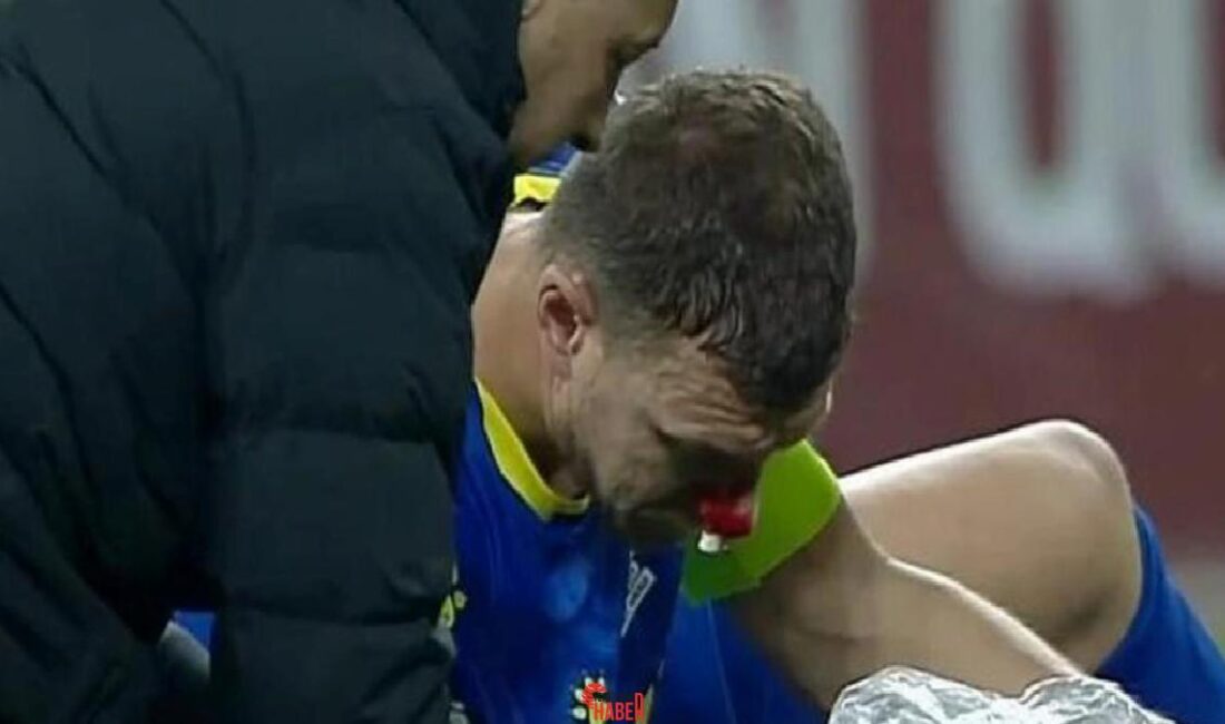 Fenerbahçe'nin yıldızı Edin Dzeko, Bosna Hersek Milli Takımı'nın Romanya ile