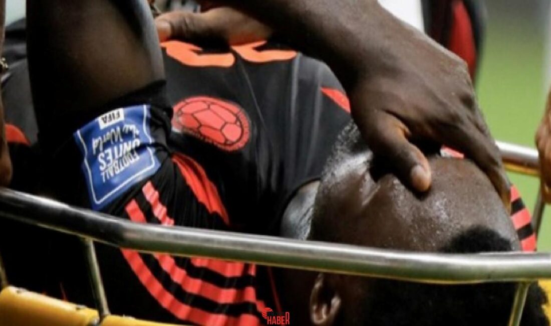Brezilya-Kolombiya maçında Galatasaray'ın yıldızı Davinson Sanchez, Alisson ile çarpışma sonucu
