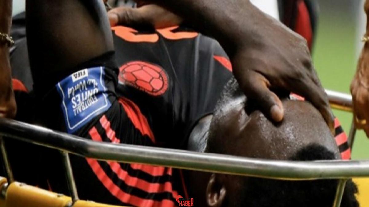 Brezilya-Kolombiya maçında Galatasaray'ın yıldızı Davinson Sanchez, Alisson ile çarpışma sonucu