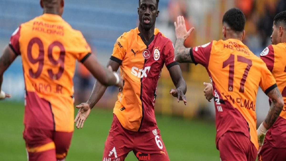Galatasaray'da yaşanan prim krizinin akabinde Dursun Özbek olaya el attı.