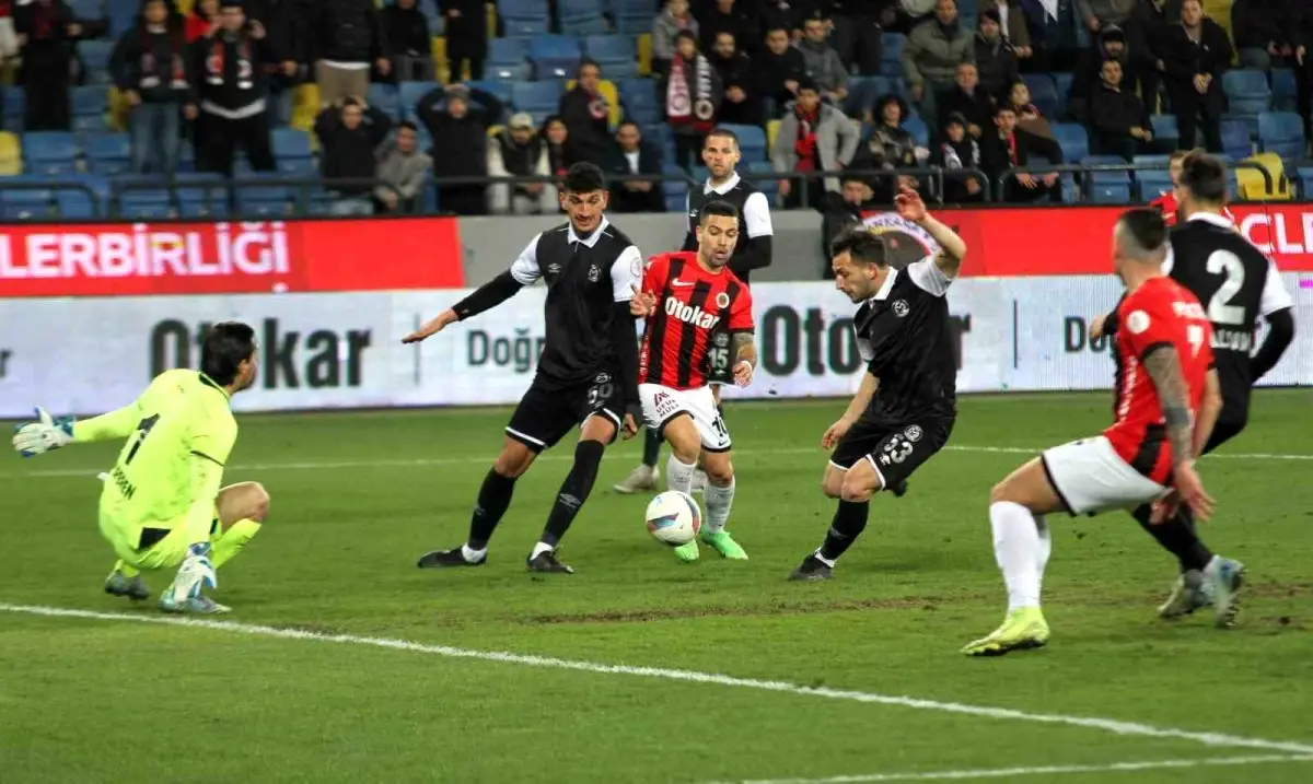 Gençlerbirliği, Manisa FK'yı 27. haftada 3-0 yenerek moral buldu. Goller
