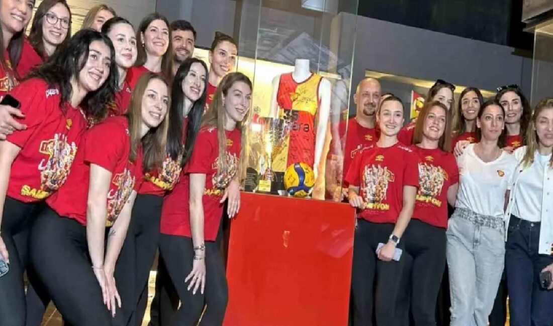 Göztepe Bayan Voleybol Kadrosu, Sultanlar Ligi'ne yükselmenin kupasını stadyum müzesine