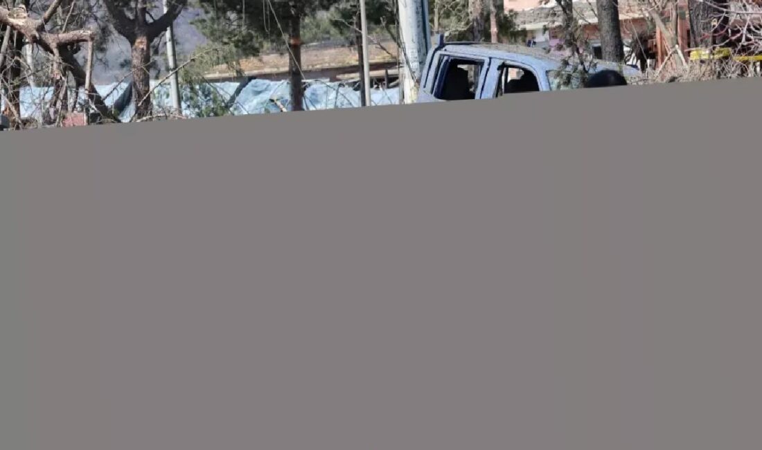 Güney Kore Hava Kuvvetleri, tatbikatta KF-16 uçağından atılan bombaların yerleşim