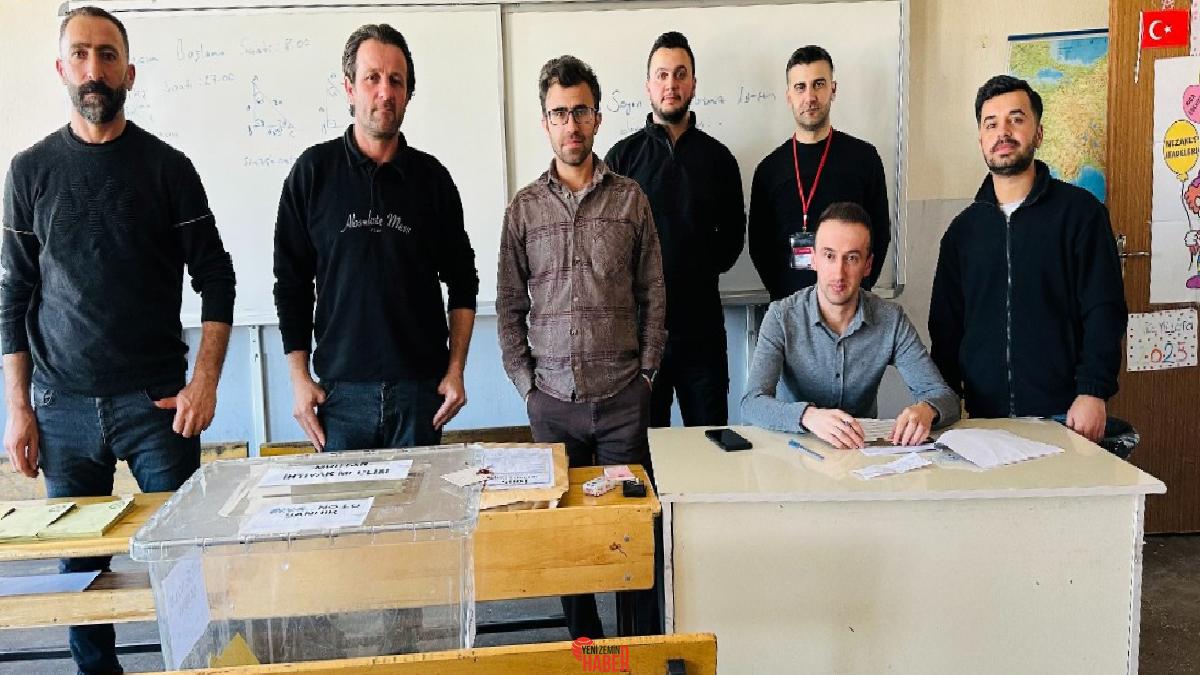 Yüksekova ilçesinde Yeni Mahalle'den ayrılan Dilekli ve Yazılı mezraları Dilekli