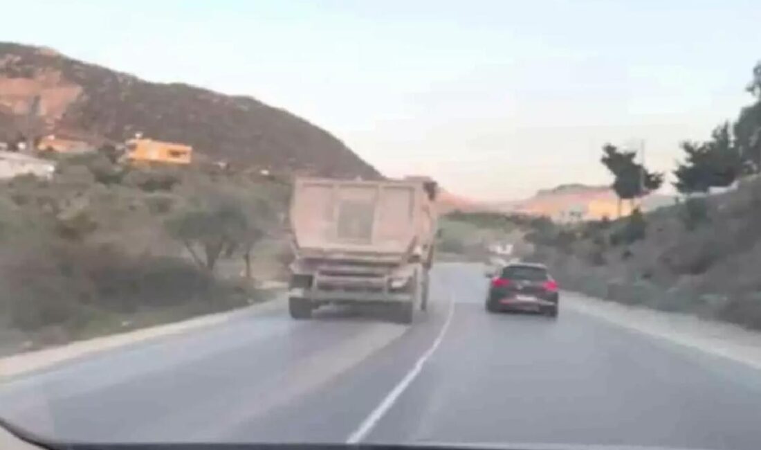 Hatay'da 120 km/s süratle araba sollayan kamyon şoförüne 4.334 TL