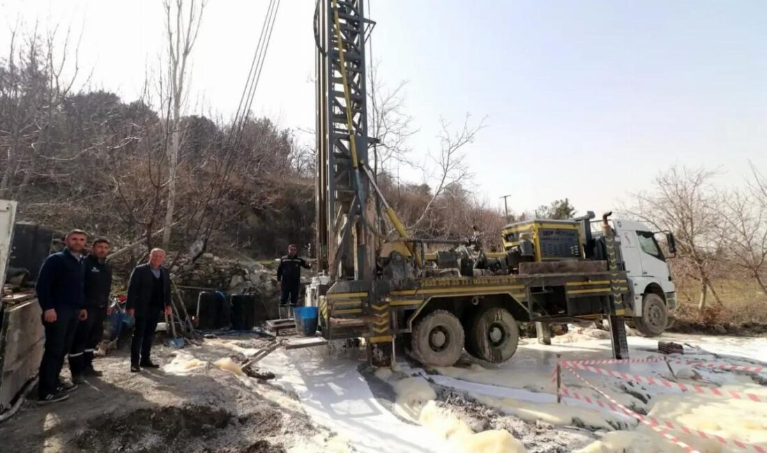 Denizli Büyükşehir Belediyesi'nin sağladığı yemler, Honazlı üreticilere teslim edildi. Belediye
