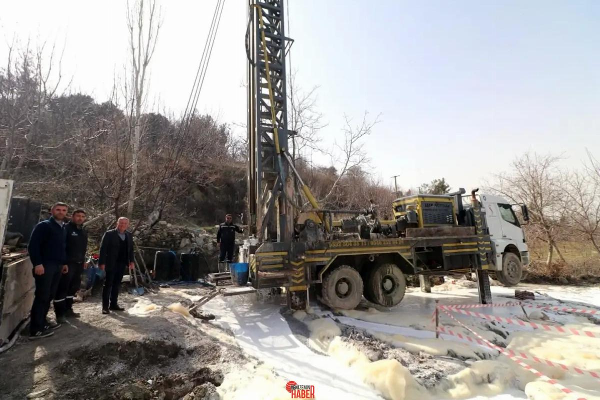 Denizli Büyükşehir Belediyesi'nin sağladığı yemler, Honazlı üreticilere teslim edildi. Belediye