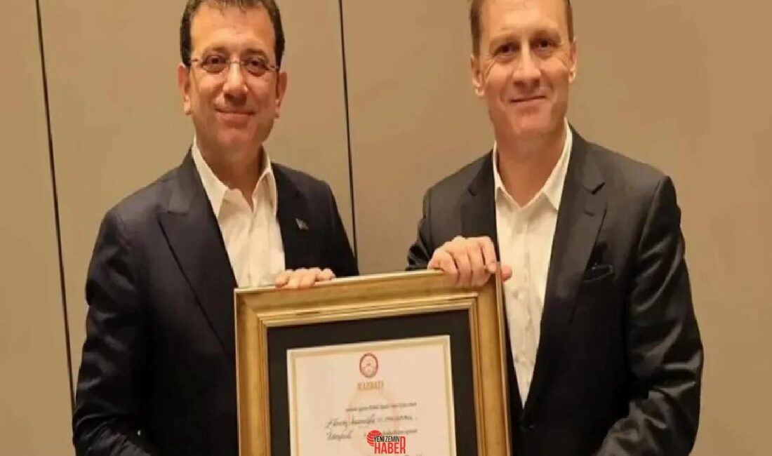 İstanbul Büyükşehir Belediyesi'ne yönelik başlatılan yolsuzluk soruşturması kapsamında hakkında gözaltı