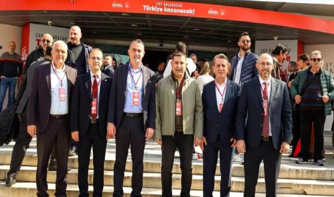 Cumhurbaşkanlığı adaylığı için İzmir'de buluşan Ekrem İmamoğlu, destekçilerinin önünde vaatlerini