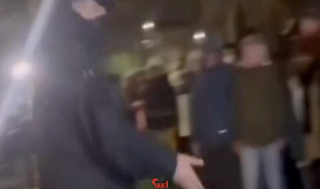 Saraçhane'de toplanan İmamoğlu protestocularının 'teke tek' teklifine 'ben burdayım' sözleri