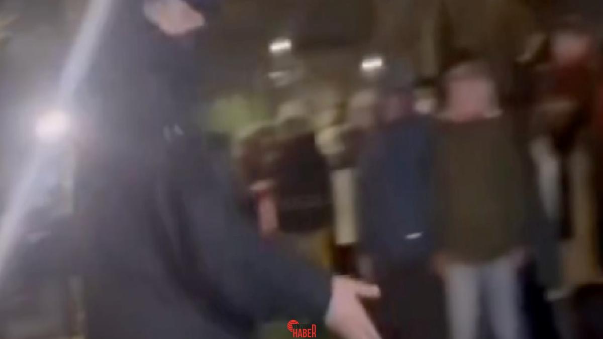 Saraçhane'de toplanan İmamoğlu protestocularının 'teke tek' teklifine 'ben burdayım' sözleri
