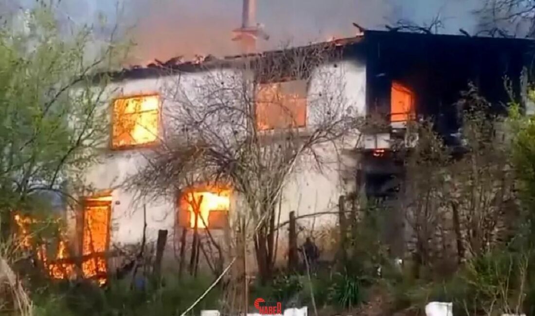 Sütçüler'de 2 katlı mesken yangında kullanılamaz hale geldi, inceleme başlatıldı.