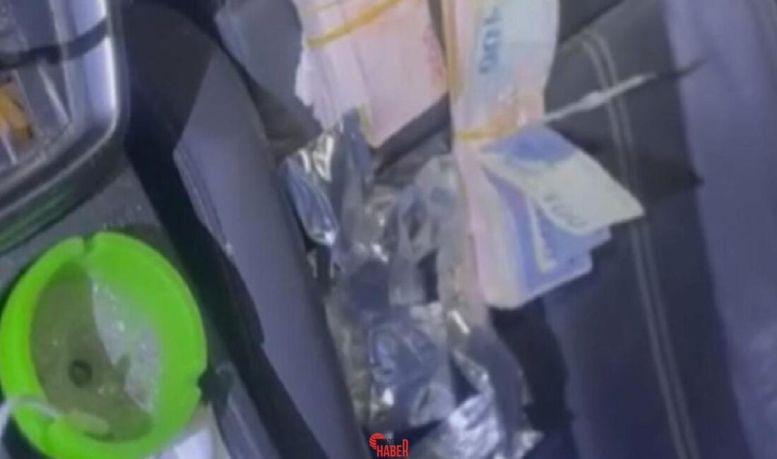 Bahçelievler'de polis takımları tarafından durdurulan bir arabada yapılan incelemede, kablosuz