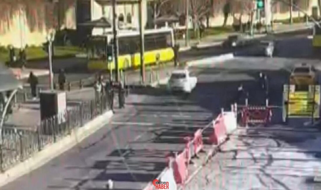 Kabataş'ta kırmızı ışık ihlali yapa arabanın çarptığı yaya, havada taklalar