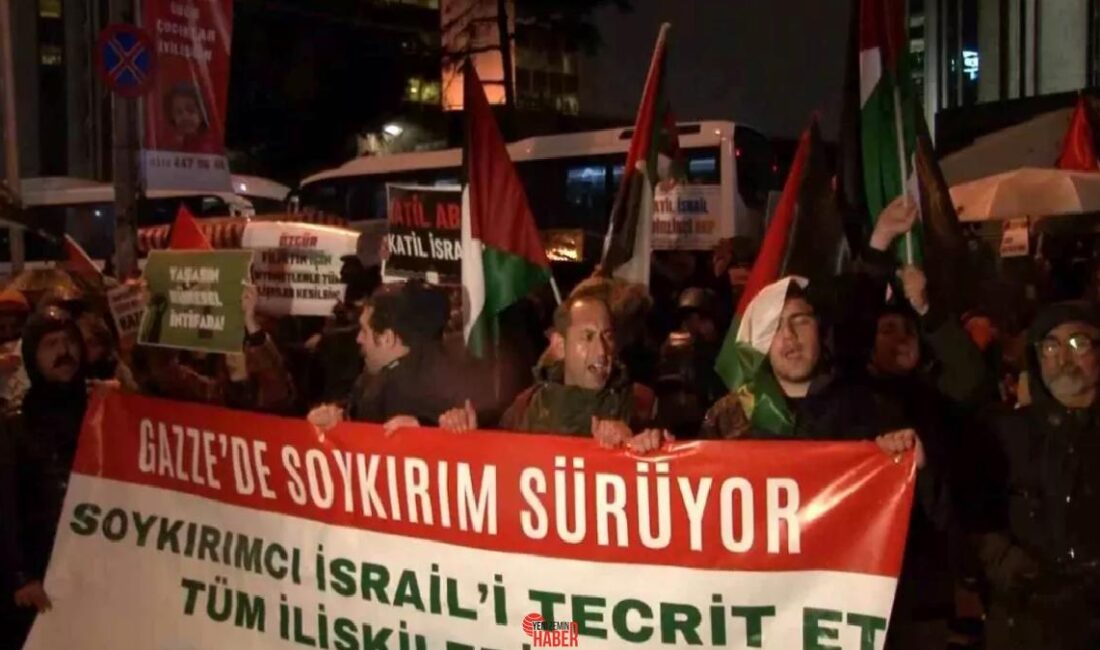 İstanbul'da yapılan eylemle, İsrail'in Gazze'ye başlattığı ataklar protesto edildi.