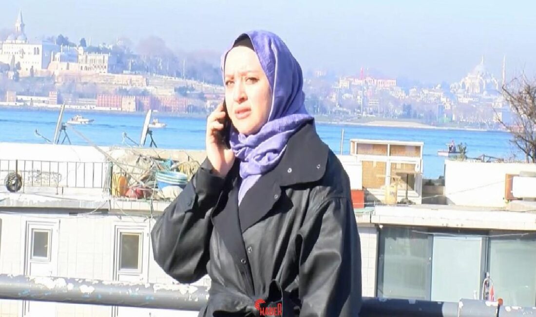 Üsküdar'da arabası bilinmeyen bir nedenle alevlere teslim olan şoför, aracının