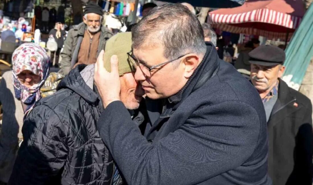 İzmir Büyükşehir Belediyesi, dar gelirli emeklilere yönelik Emekli Dayanışma Kartı