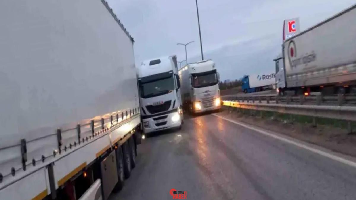 Kapıkule Hudut Kapısı'nda yanlış SMS nedeniyle tır sürücüleri 35 saattir