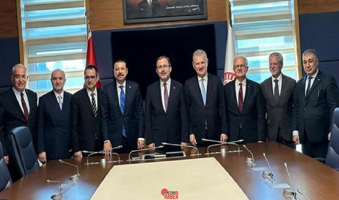 İzmir Ticaret Odası Başkanı Mahmut Özgener ve beraberindeki heyet evvelki