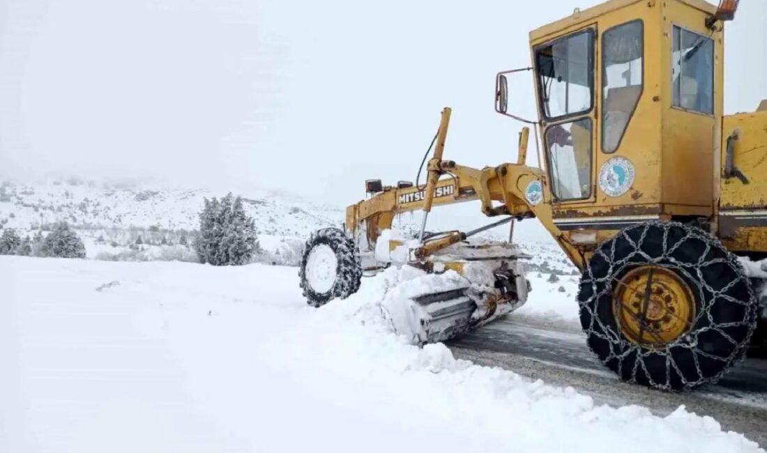 Kayseri Büyükşehir Belediyesi, ağır kar yağışı nedeniyle kapanan 140 mahalle