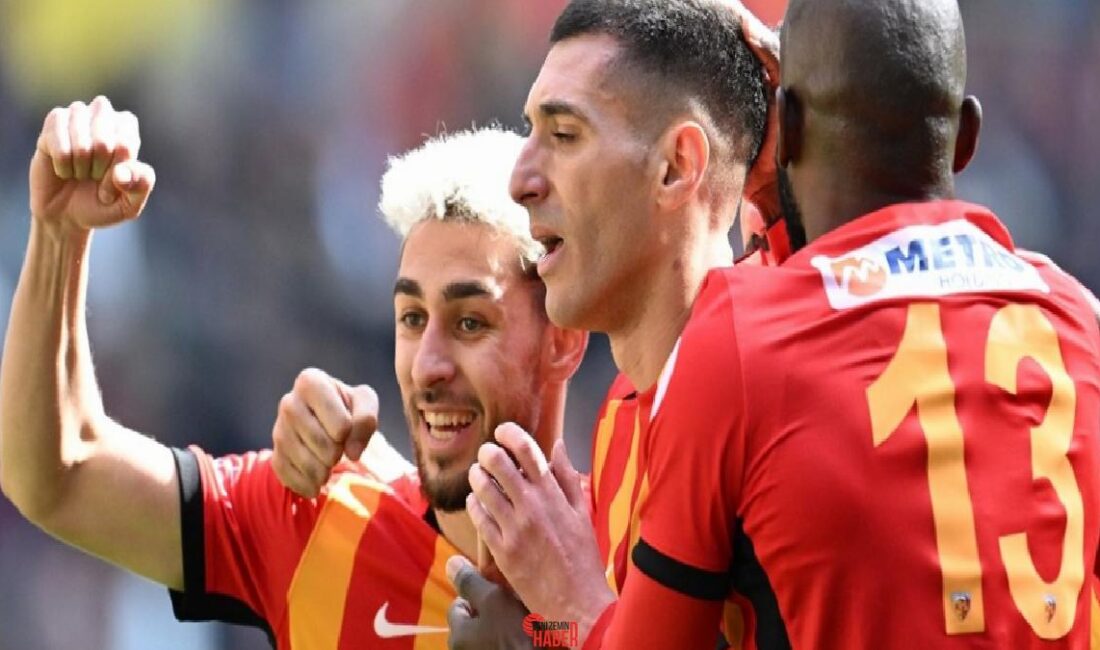 Kayserispor, Süper Lig'in 27. haftasında evinde Başakşehir'i 3-1'lik skorla mağlup