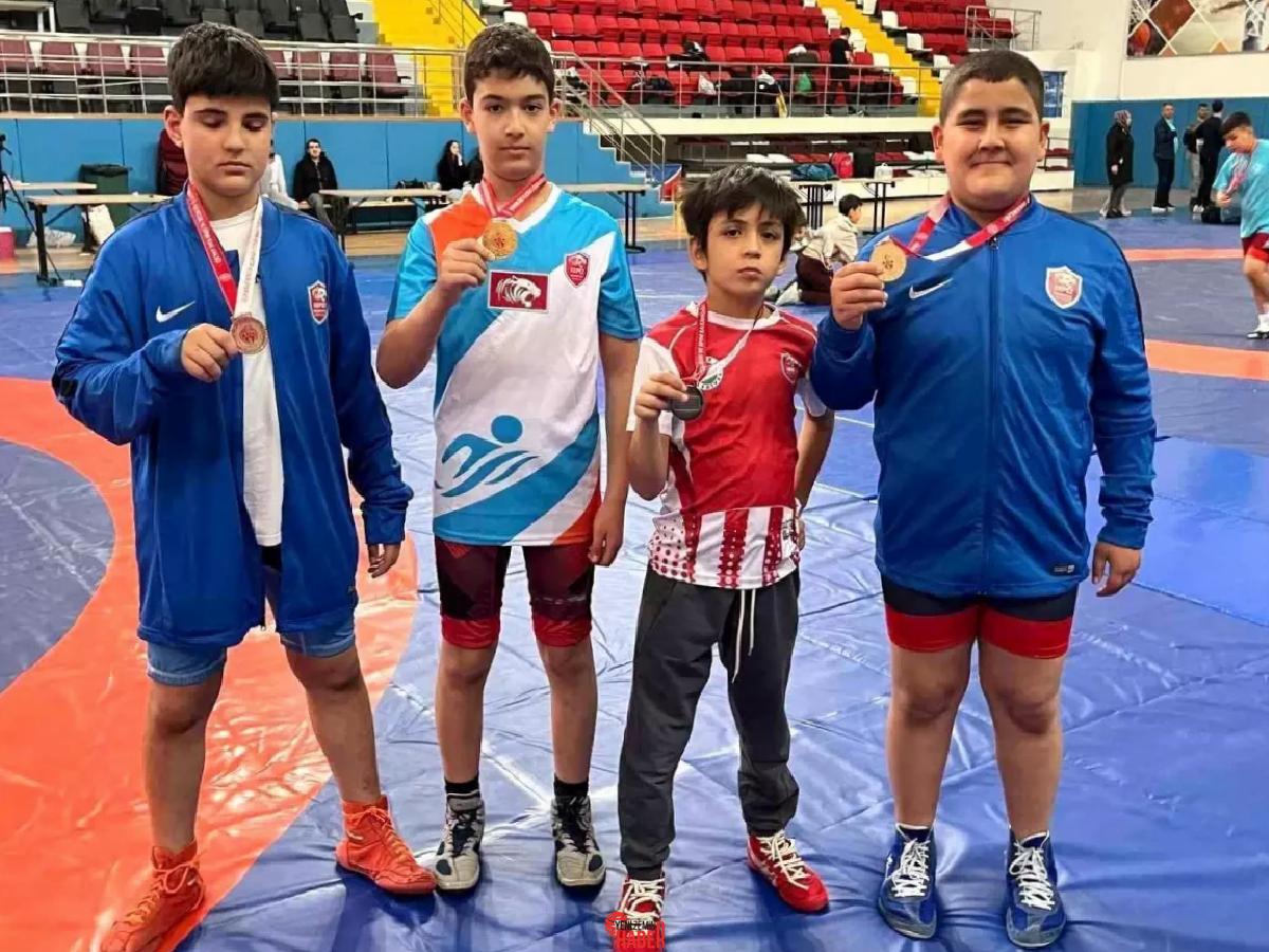 Kepez Belediyespor Kulübü'nün genç güreşçileri, Türkiye Güreş Federasyonu Küçükler Güreş