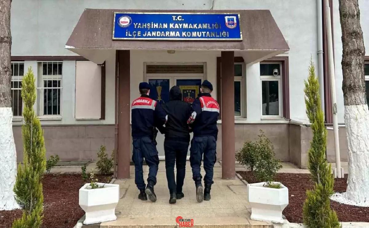 Hırsızlık ve dolandırıcılık kabahatinden hükümlü iki kişi Kırıkkale'de jandarma tarafından
