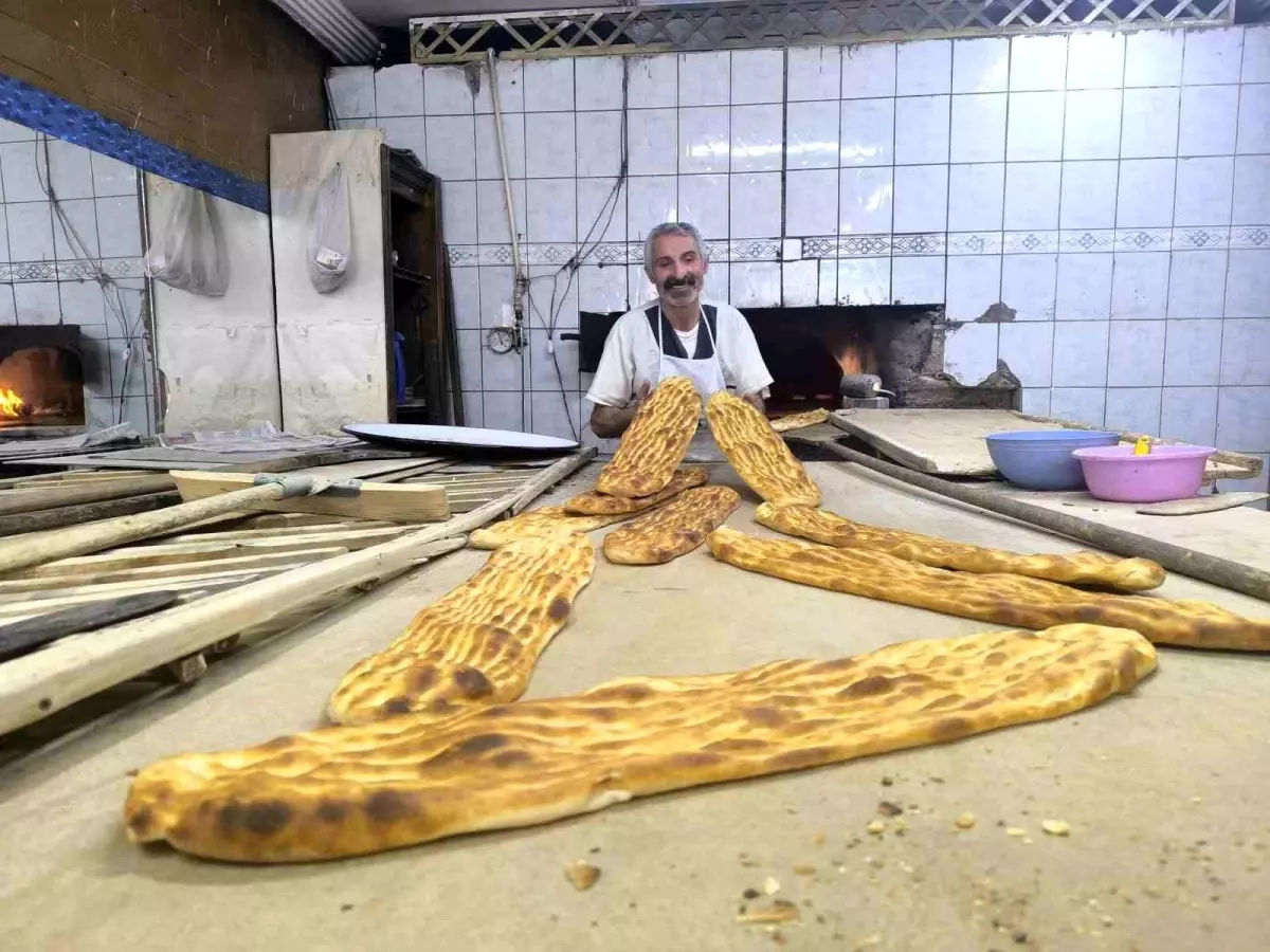 Ramazan hasebiyle Kırşehir'deki fırınlar, günlük 1500 pide üreterek hizmet verecek.
