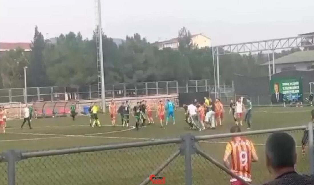 Kocaeli'de iki amatör maçta futbolcular ve taraftarlar hengame etti, polis