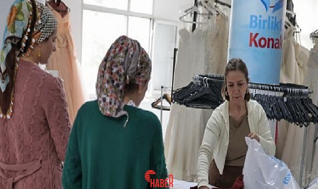 Konak Belediyesi’nin toplumsal belediyecilik örnekleri ortasında yer alan Giysi Market’te