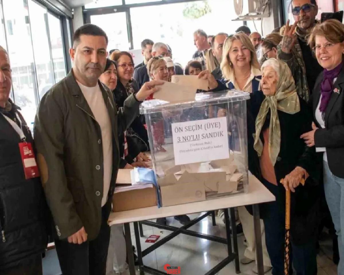 Kuşadası'nda CHP'nin cumhurbaşkanı adayı Ekrem İmamoğlu için yapılan ön seçimde,